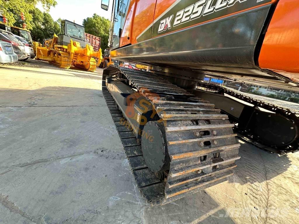 Doosan DX 225 LCA Telakaivukoneet