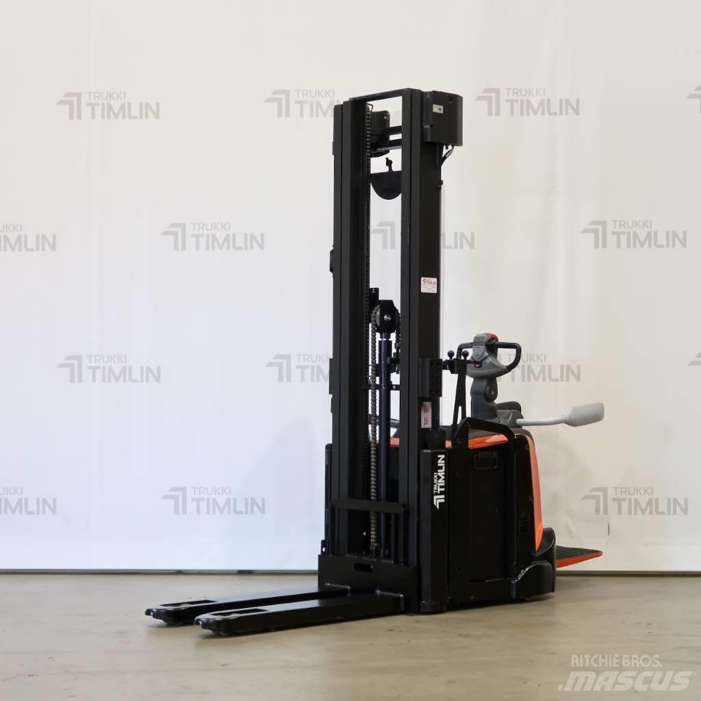 Toyota SPE160L Ajettavat pinoamisvaunut