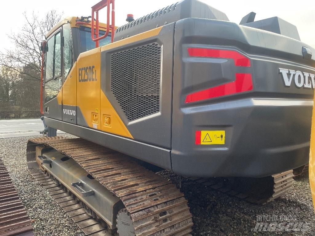 Volvo EC250EL Telakaivukoneet