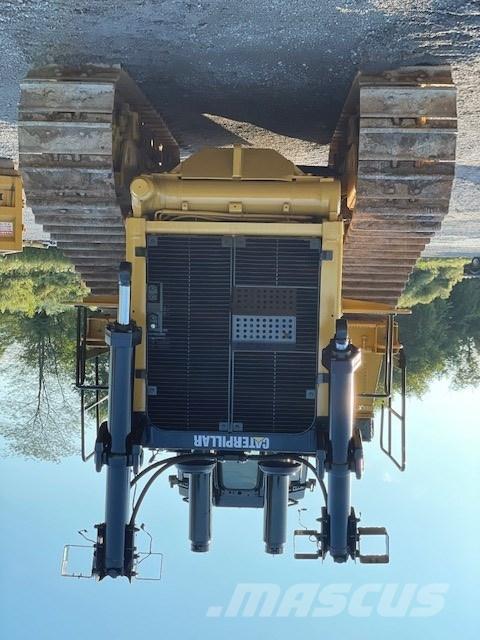 CAT D 10 T Telaketjupuskutraktorit