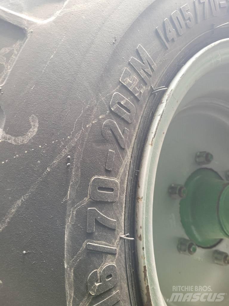 McHale 998 Käärijät