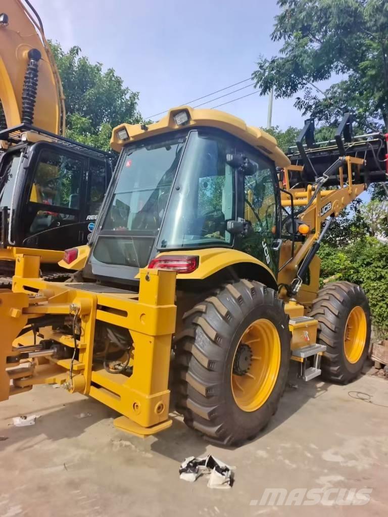JCB 4 CX Kaivurikuormaajat