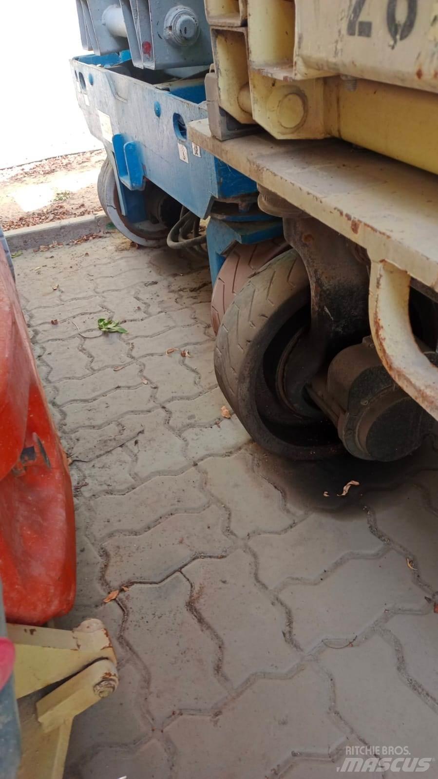 JLG 2646ES Saksilavat