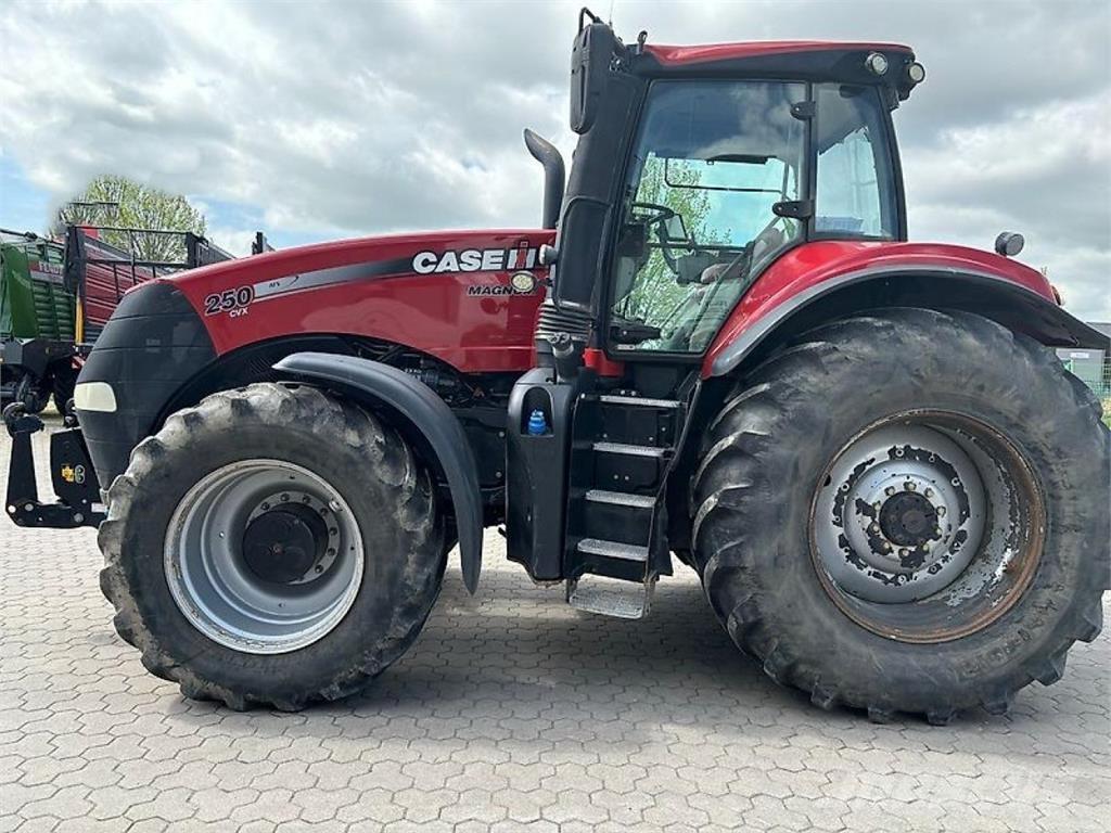Case IH IH CVX 310 Traktorit