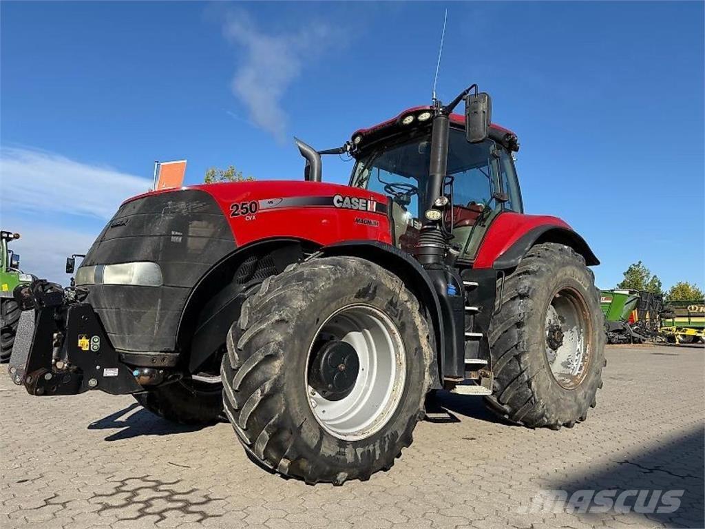 Case IH IH CVX 310 Traktorit