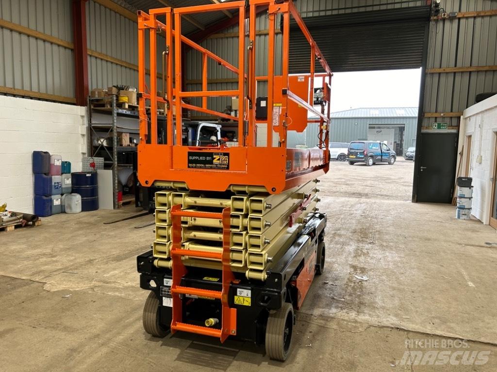JLG 4045R Saksilavat