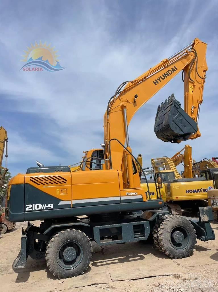 Hyundai R210W-9 Pyöräkaivukoneet