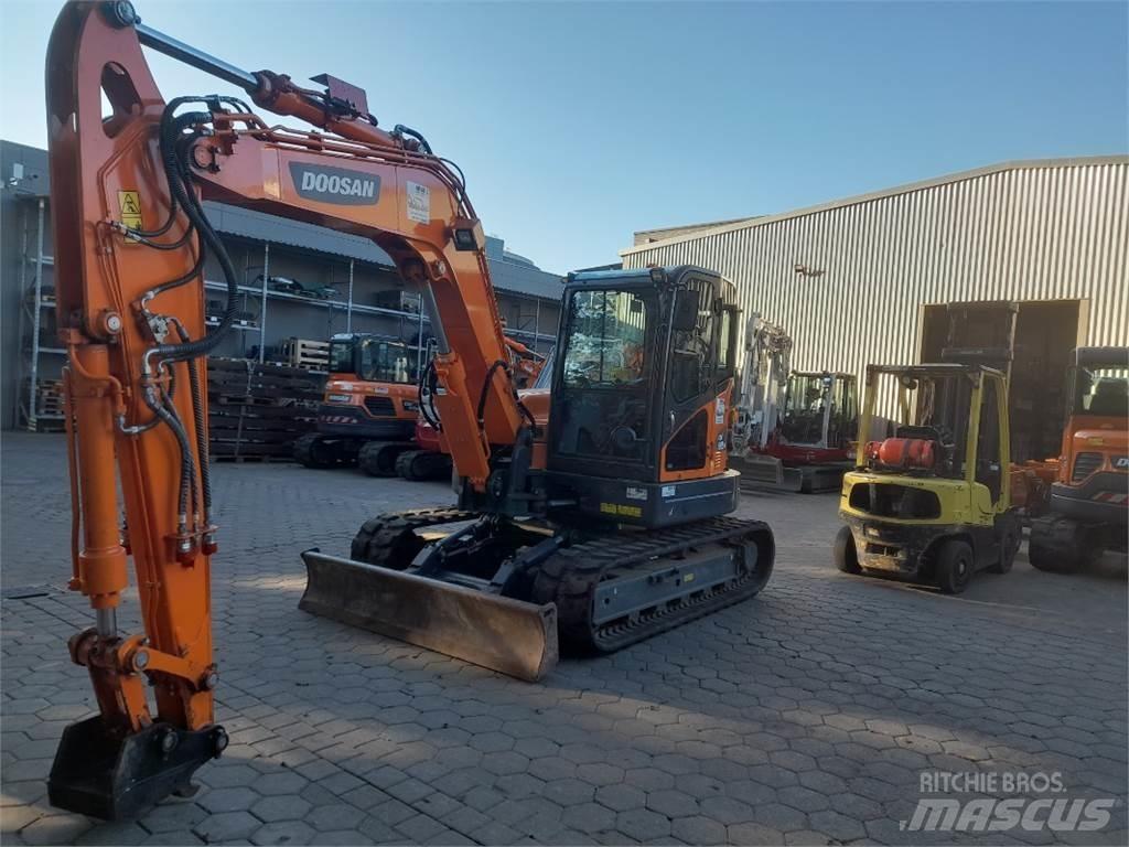 Doosan DX85R-3 Midikaivukoneet 7t - 12t