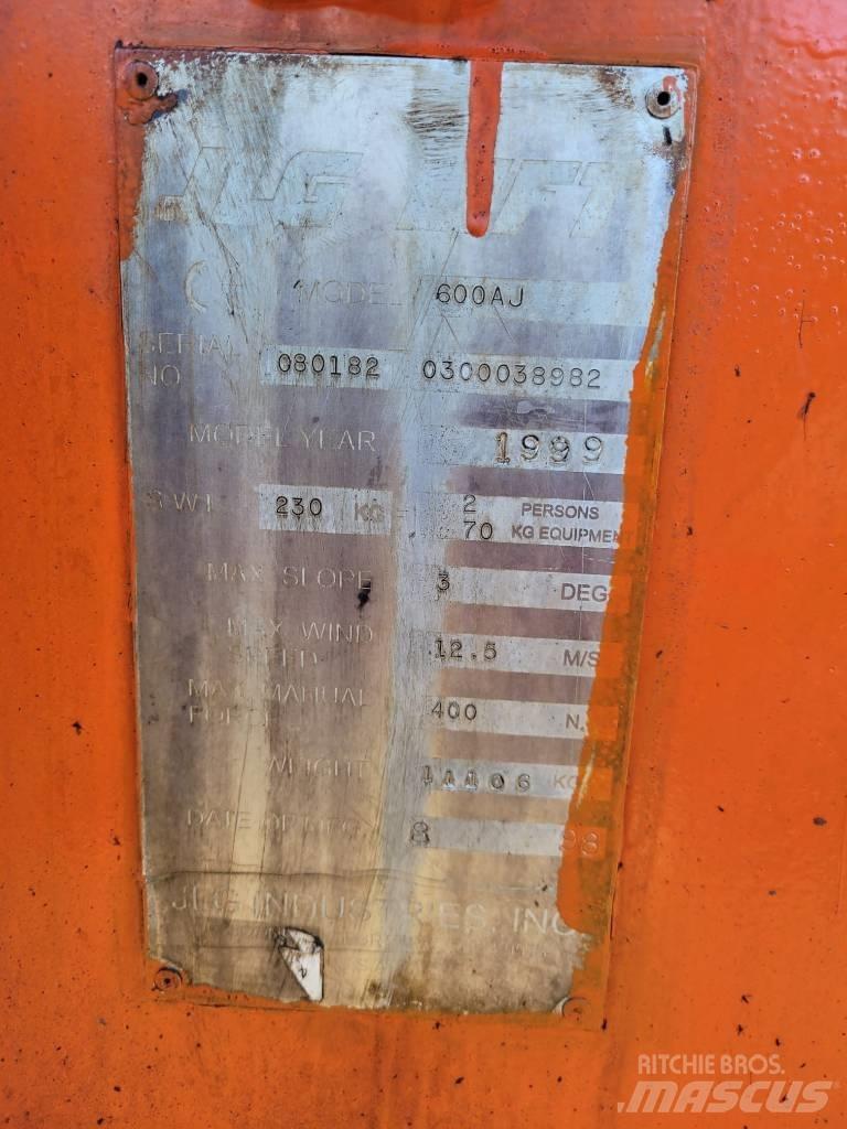 JLG 600 AJ Teleskooppipuominostimet