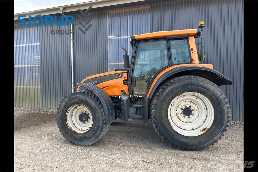 Valtra N142 Traktorit