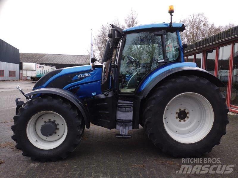 Valtra T234 D Traktorit