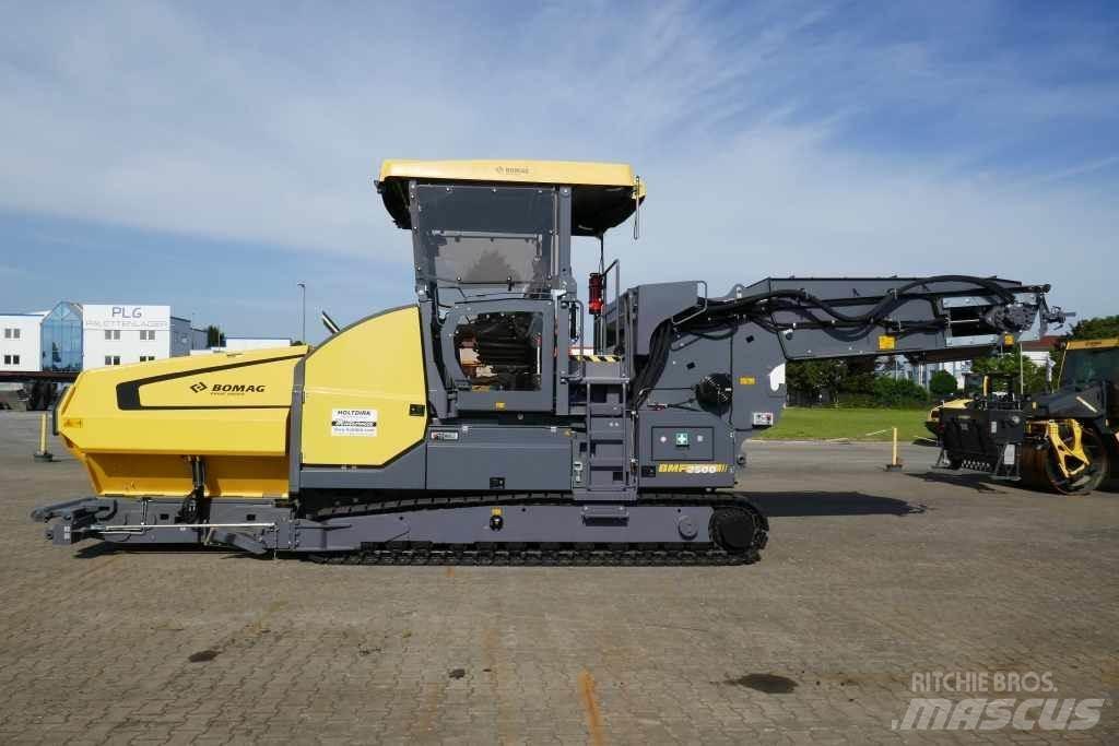 Bomag BMF 2500 M Syöttölaitteet
