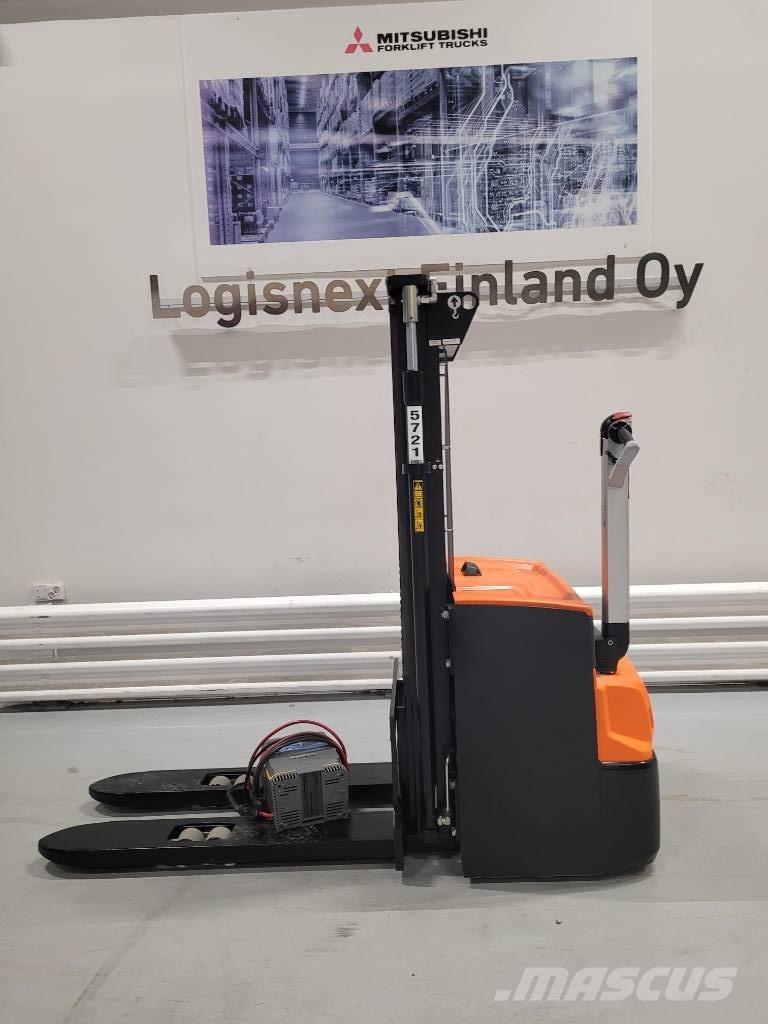 Rocla SWS 16 Käyden ajettavat pinoamistrukit