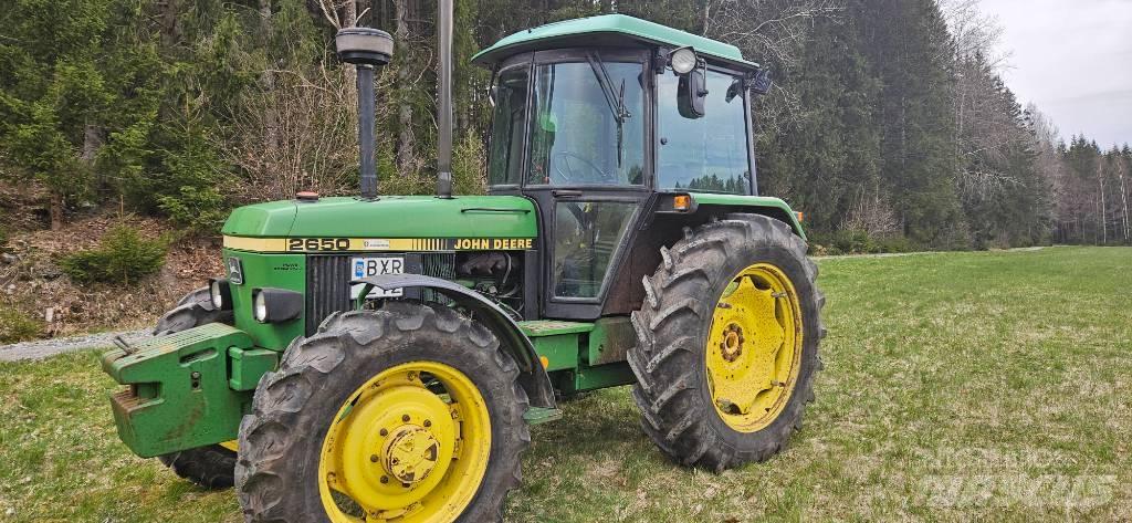 John Deere 2650 Traktorit
