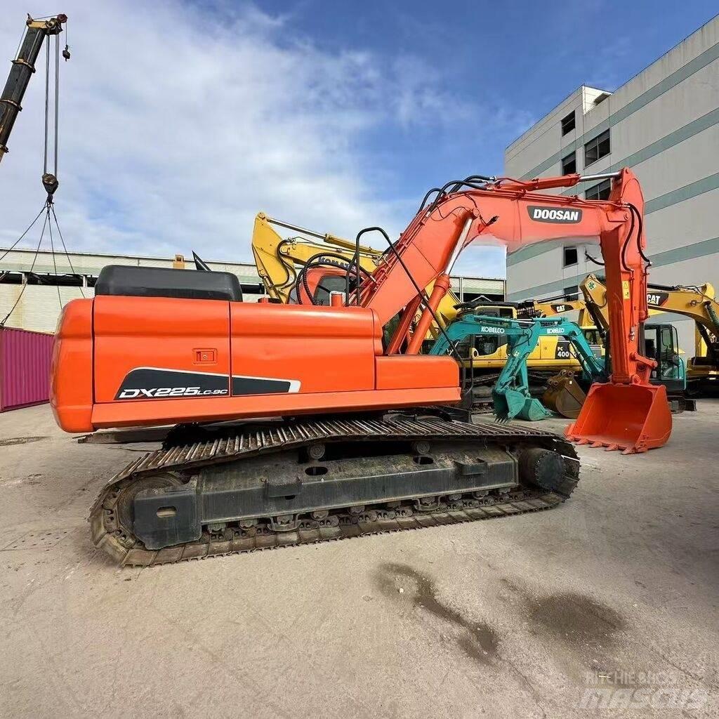 Doosan DX 225 LC-9C Telakaivukoneet
