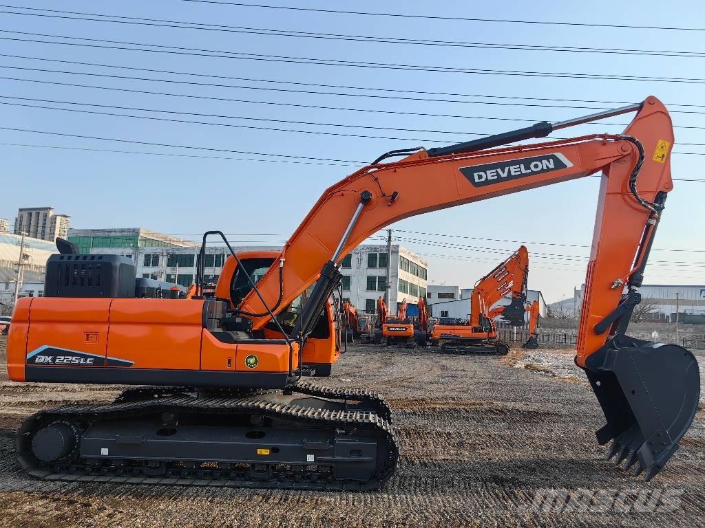 Doosan DX225 Telakaivukoneet