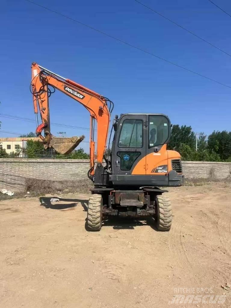 Doosan DX60W Pyöräkaivukoneet