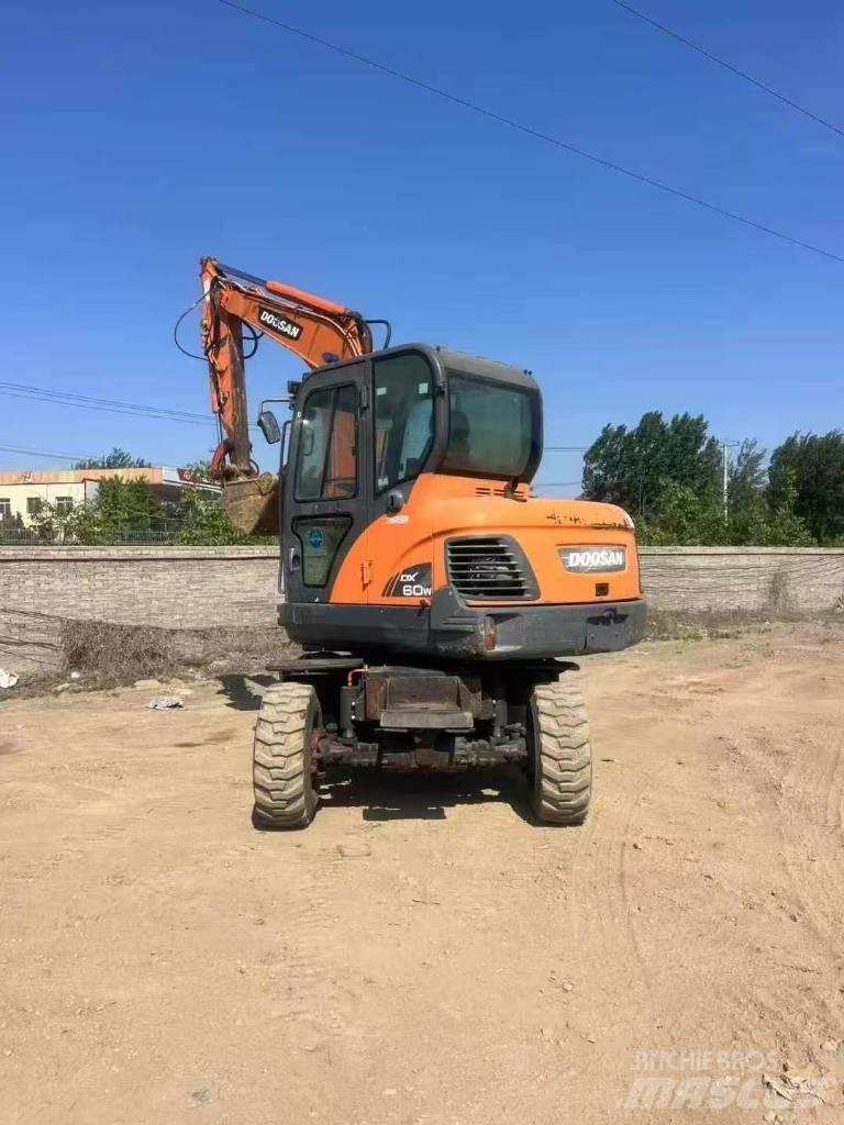 Doosan DX60W Pyöräkaivukoneet
