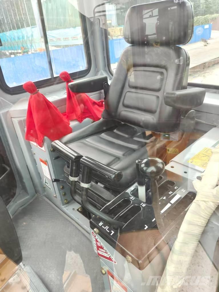 CAT D6G Telaketjupuskutraktorit