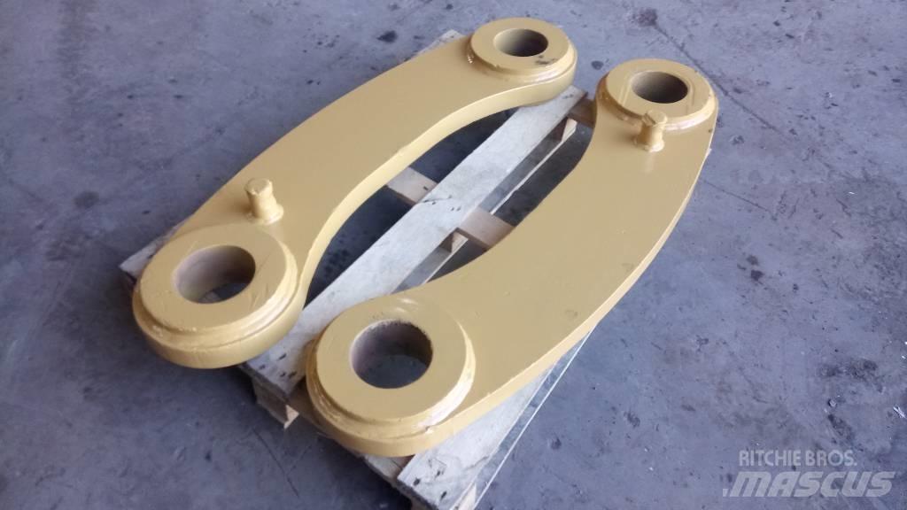 CAT 245 Puomit
