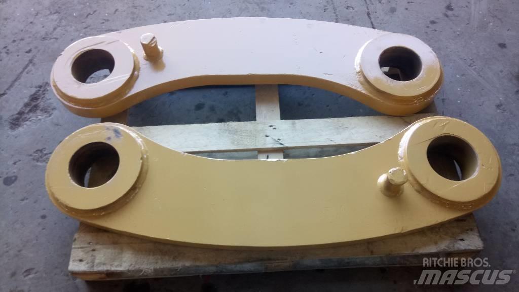 CAT 245 Puomit