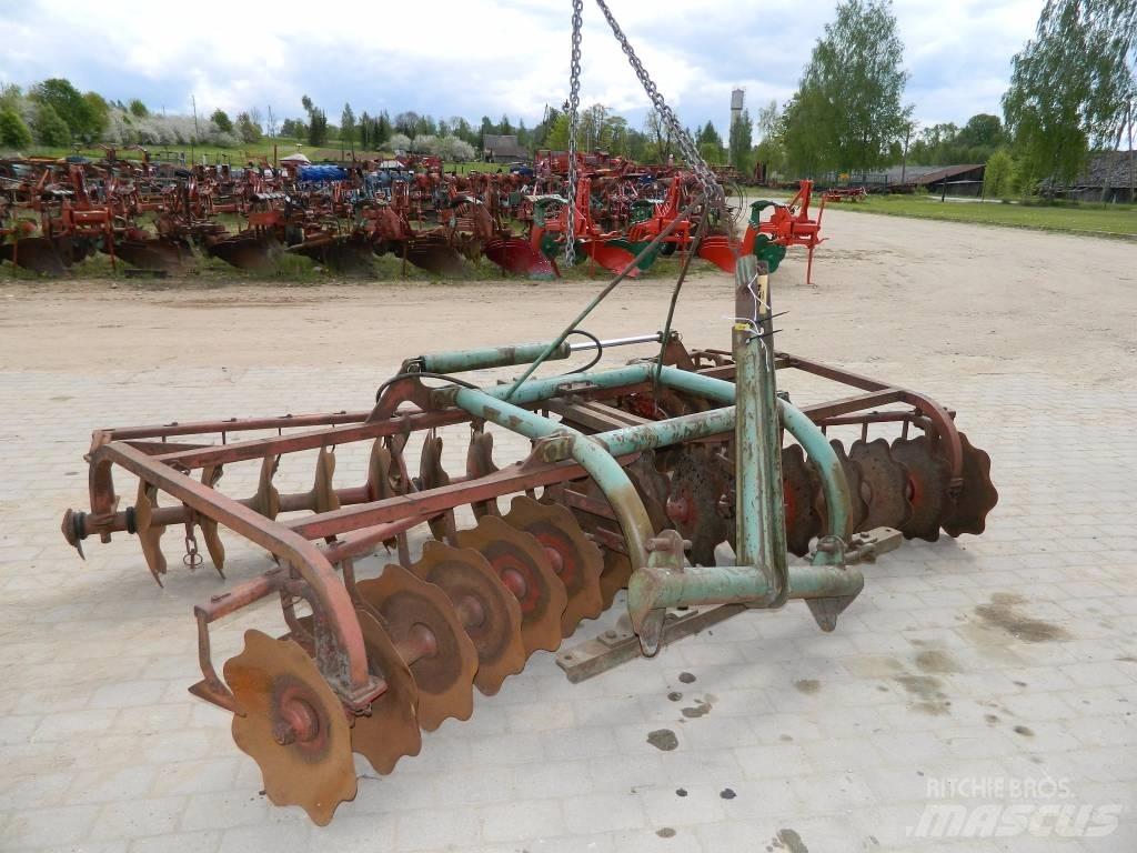 Kverneland 300 Kiekkomultaimet ja lautasäkeet