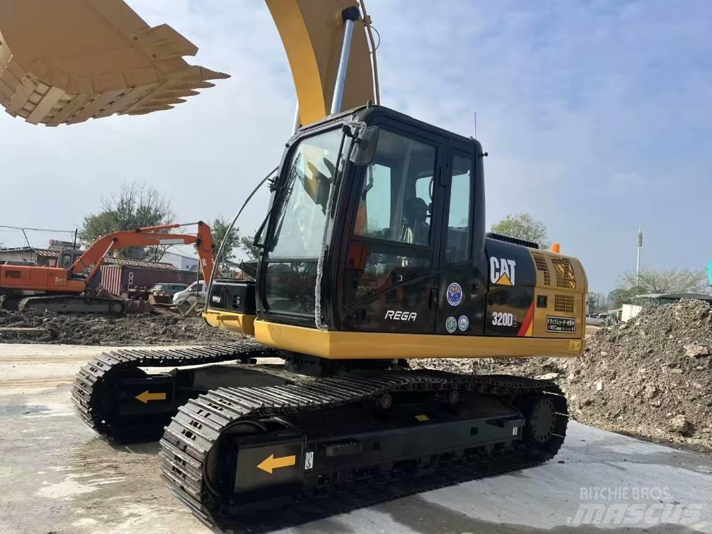 CAT 320 D Telakaivukoneet