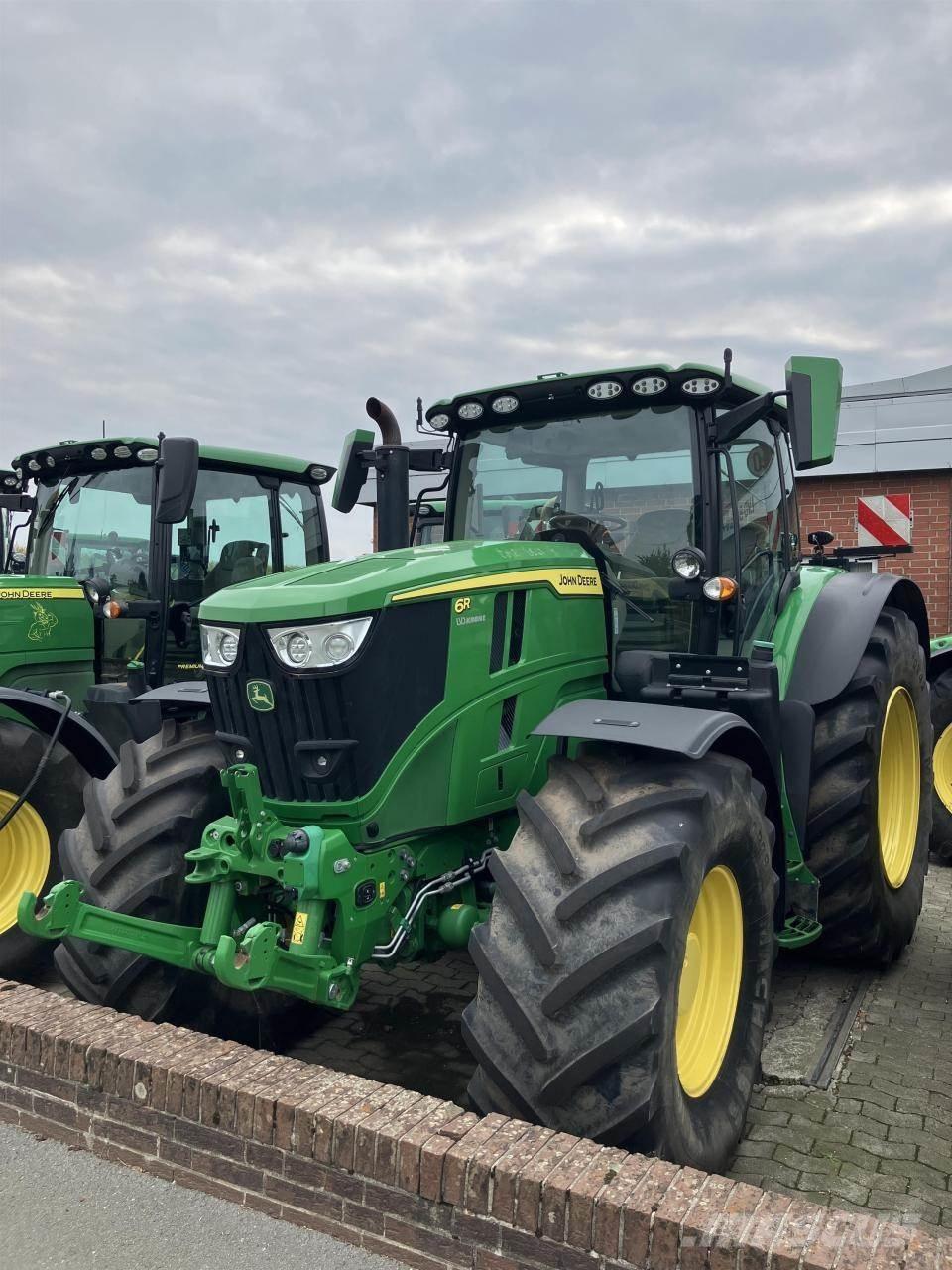 John Deere 6R 215 Traktorit