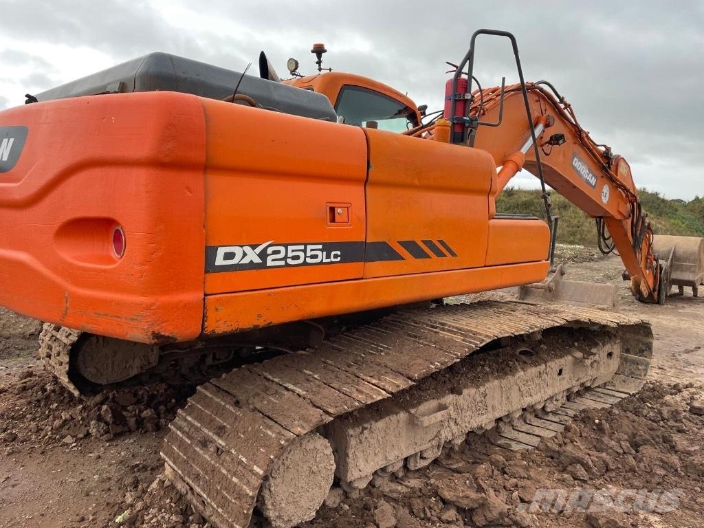 Doosan DX 255 LC Telakaivukoneet