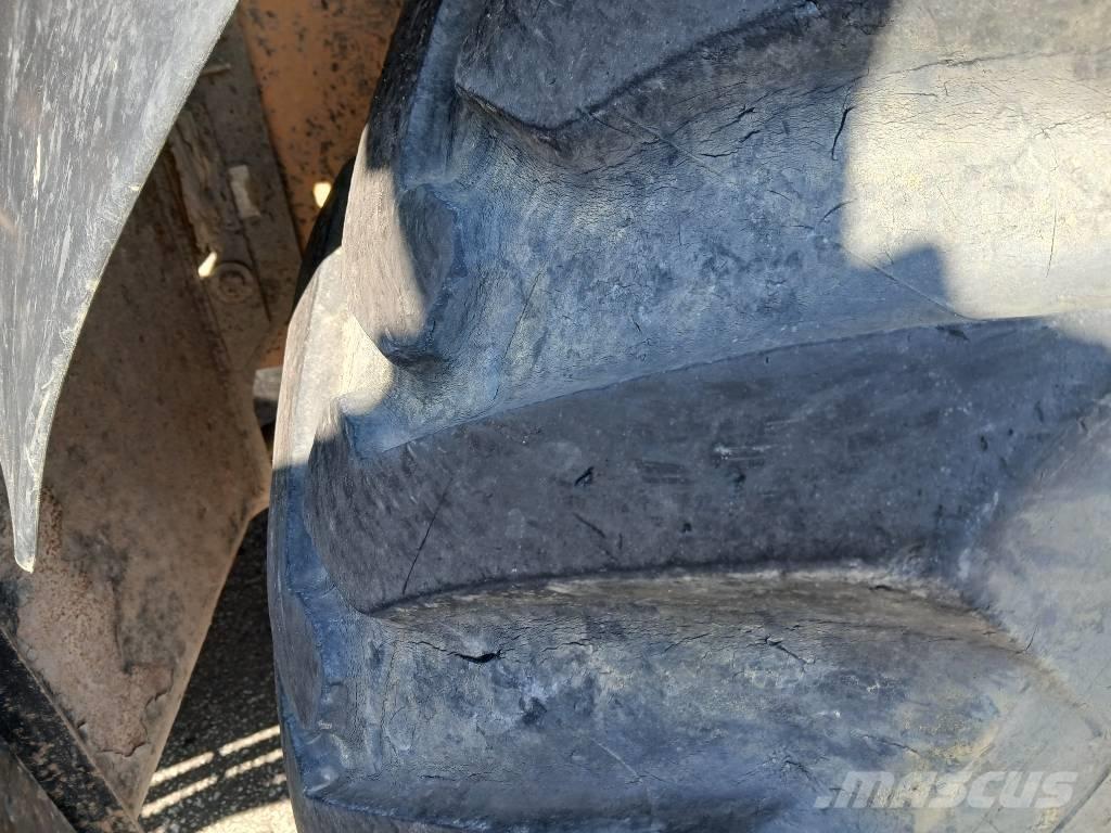 JCB 4 CX ProAEC Kaivurikuormaajat
