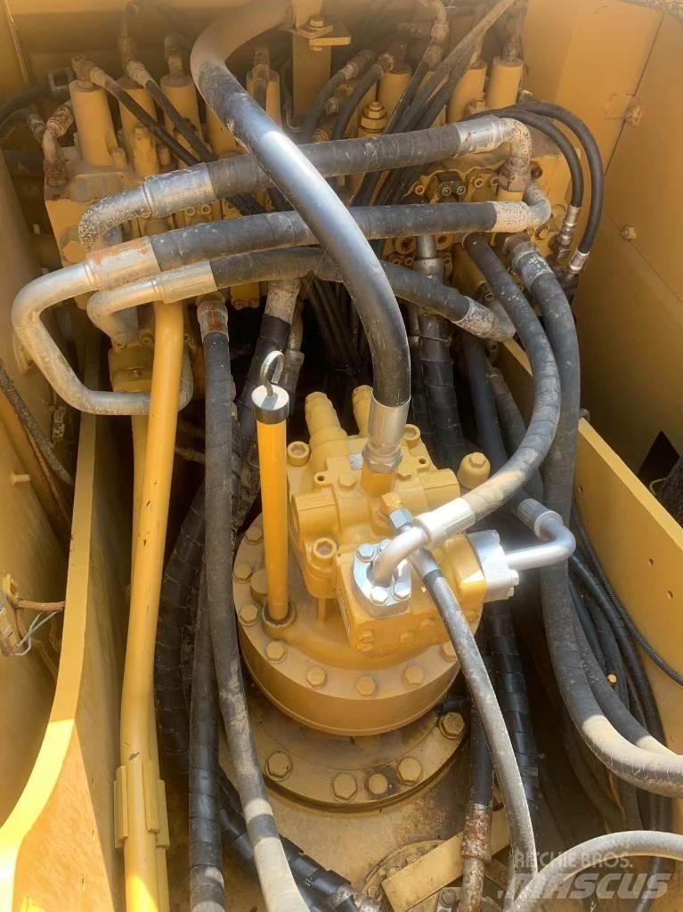 CAT 323 D L Telakaivukoneet