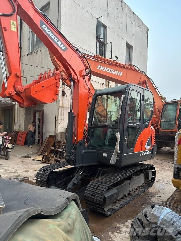 Doosan DX 60 Minikaivukoneet < 7t
