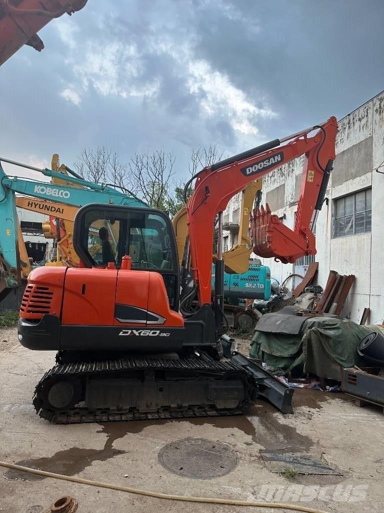Doosan DX 60 Minikaivukoneet < 7t