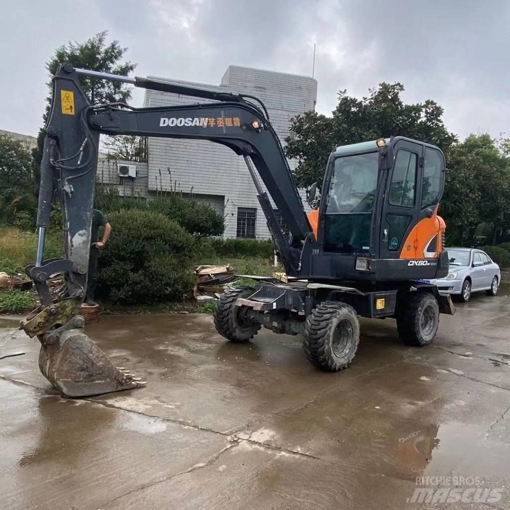 Doosan DX60W Pyöräkaivukoneet