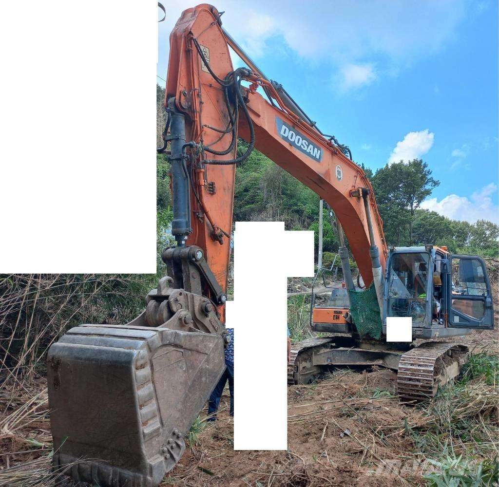 Doosan DX 300 LC-5 Telakaivukoneet