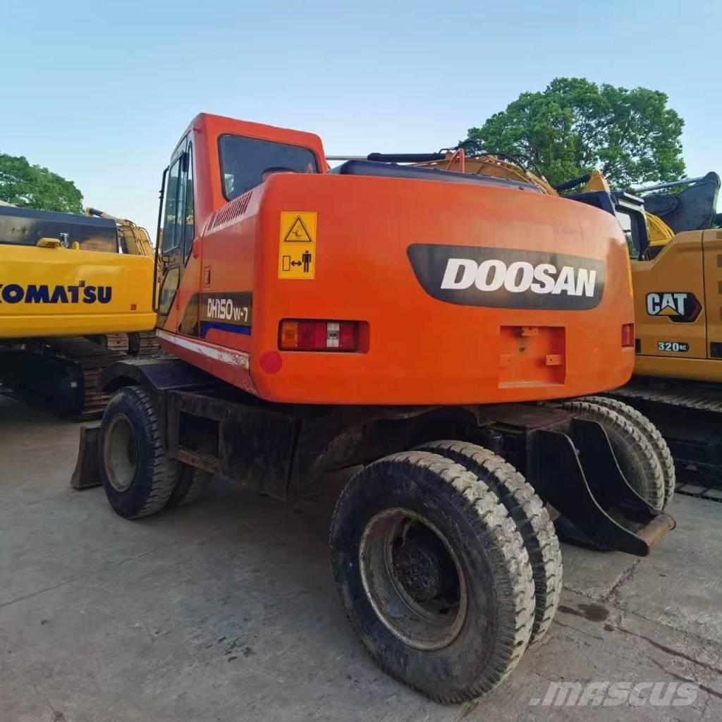 Doosan DH 150 W-7 Pyöräkaivukoneet