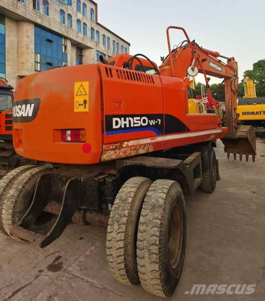 Doosan DH 150 W-7 Pyöräkaivukoneet
