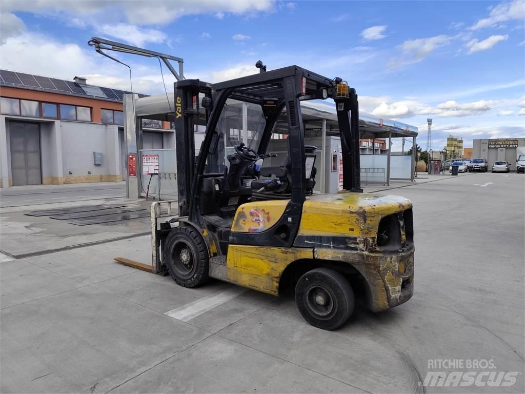 Yale GDP35VX Dieseltrukit