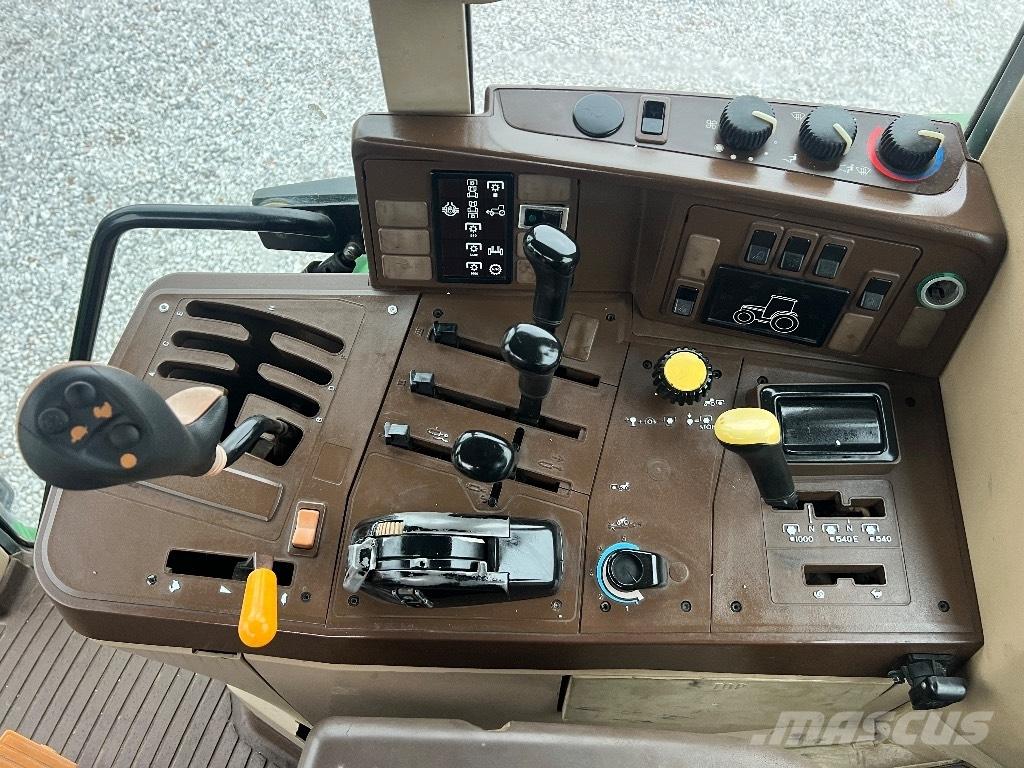 John Deere 6910 Traktorit