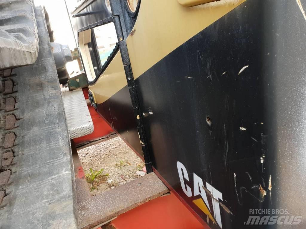 CAT 320B ali 320 Ohjaamo ja sisusta