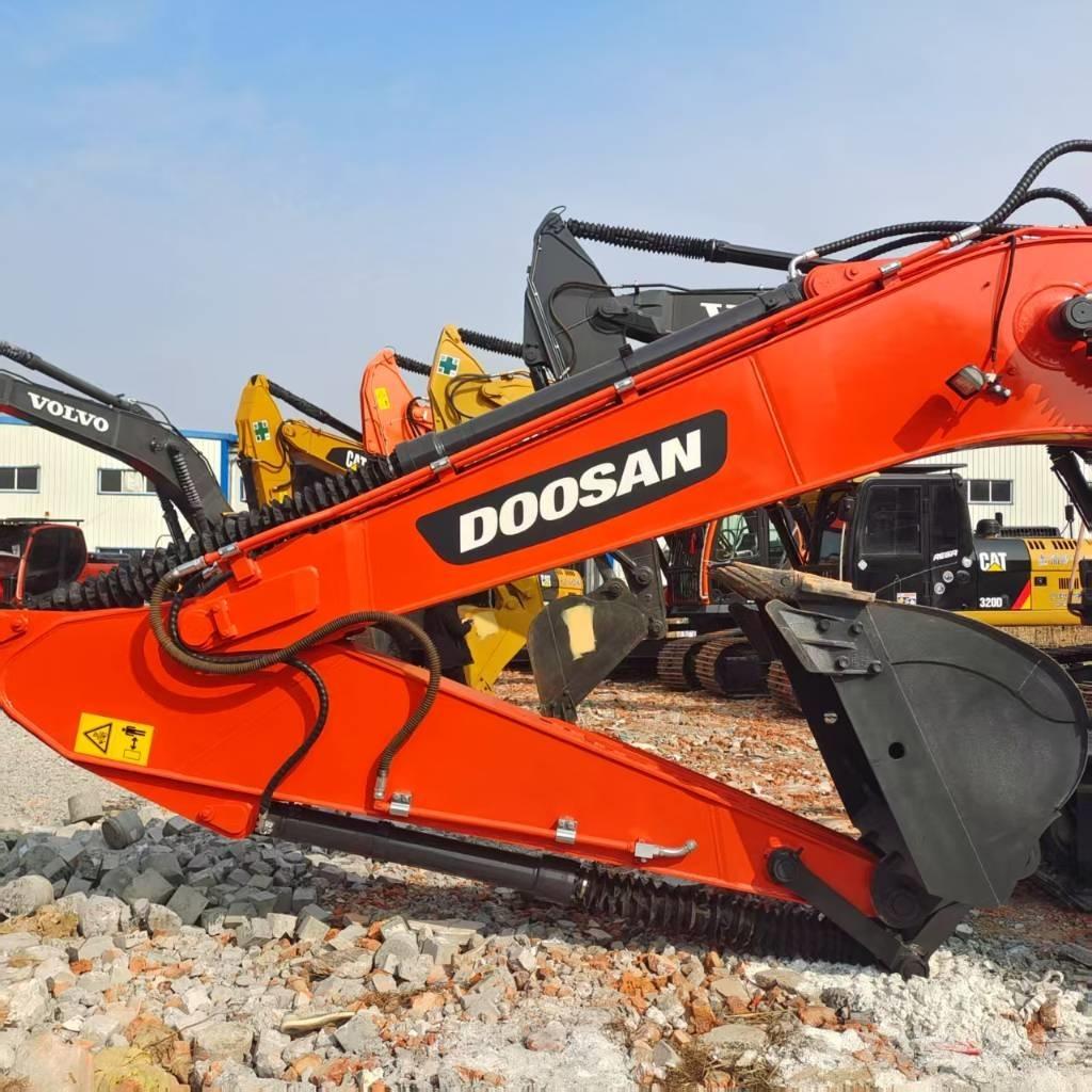 Doosan DX 225 LC Minikaivukoneet < 7t