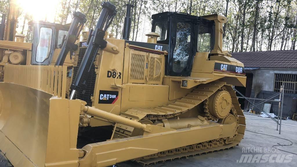 CAT D8R Telaketjupuskutraktorit