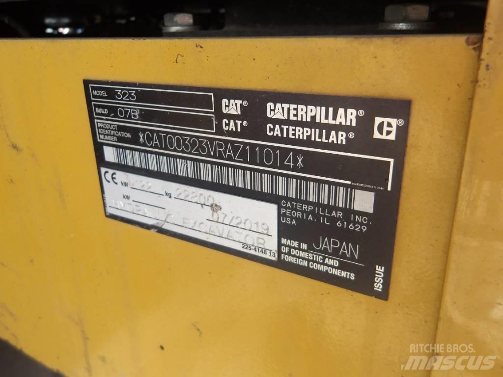 CAT 323 Telakaivukoneet