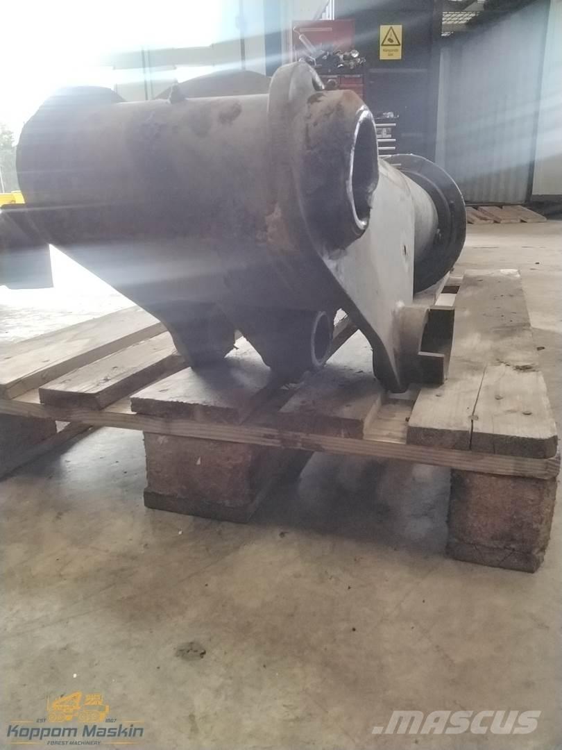 FMG 374 Harvesterinosturit