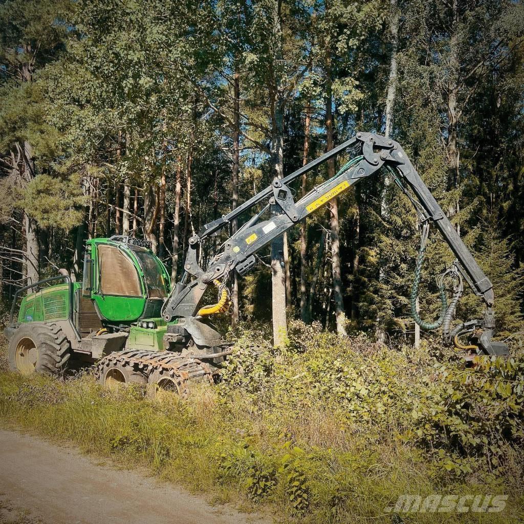 John Deere 1170 E Harvesterit