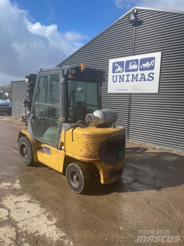 CAT GP 30 Nestekaasutrukit
