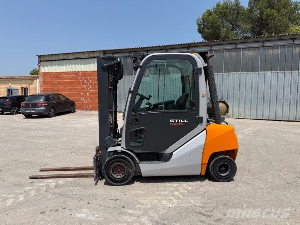 Still RX 70-25 Nestekaasutrukit