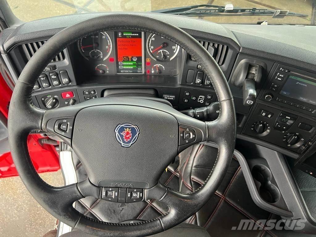 Scania R580 8x4 Vetopöytäautot
