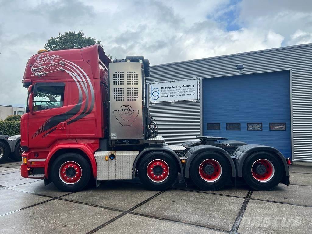 Scania R580 8x4 Vetopöytäautot