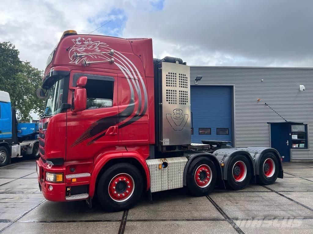 Scania R580 8x4 Vetopöytäautot